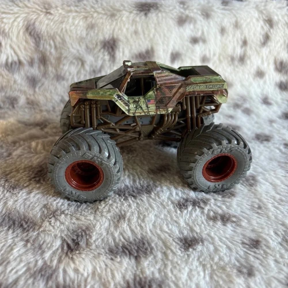Hot Wheels Monster Jam Soldier Fortune Camouflage Monster Truck 1:64 Scale